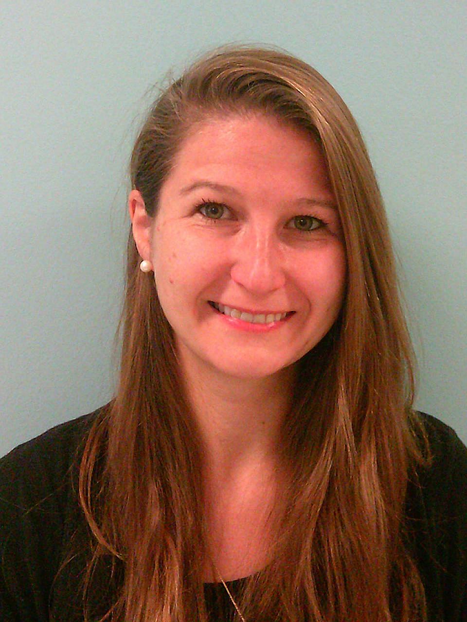 Mary Howell Headshot