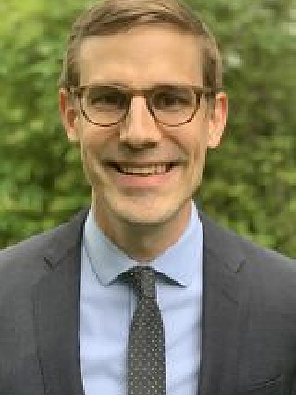 Matthew Givens Headshot